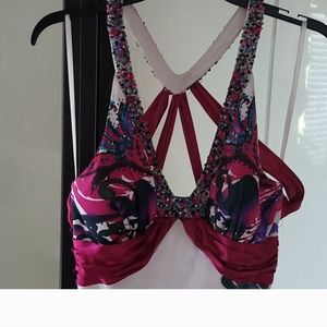 Beautiful formal dress for any occasion There are a few unnoticeable beads missi